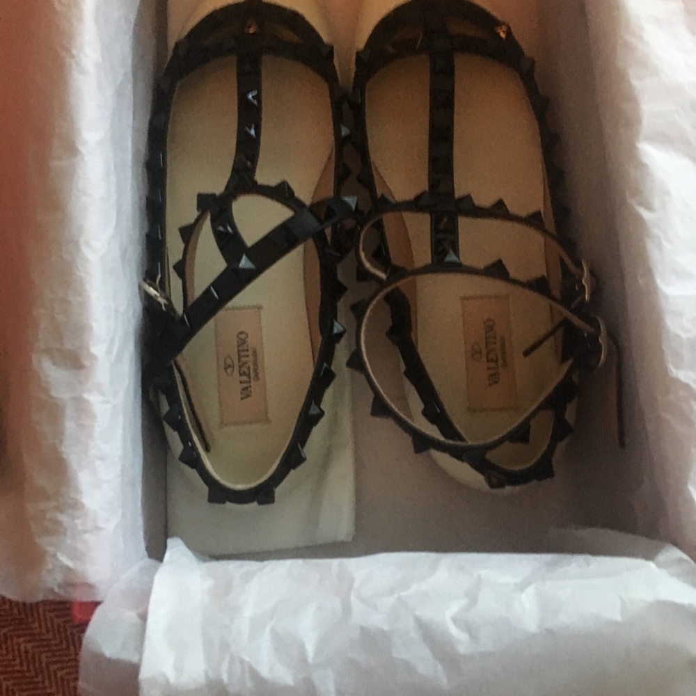 Valentino rockstud flats in white and black